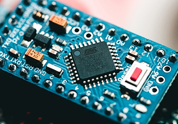 芯片與PCB之間是什么關(guān)系？它們會(huì )有怎樣的發(fā)展呢？