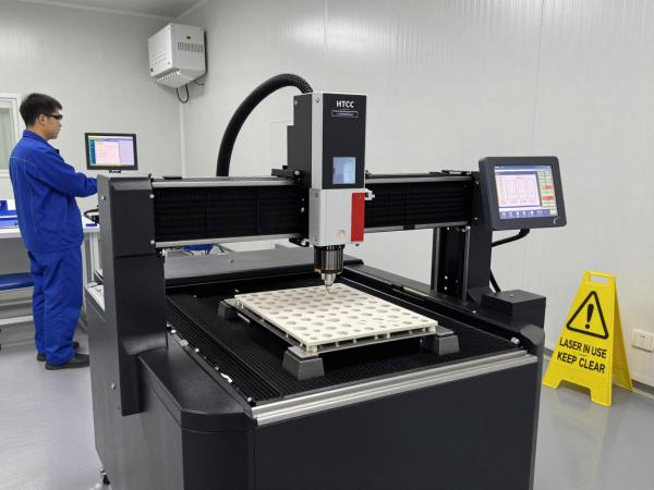 賦能HTCC量產(chǎn)：紫外飛秒激光鉆孔機(jī)如何實(shí)現(xiàn)高良率與低綜合成本